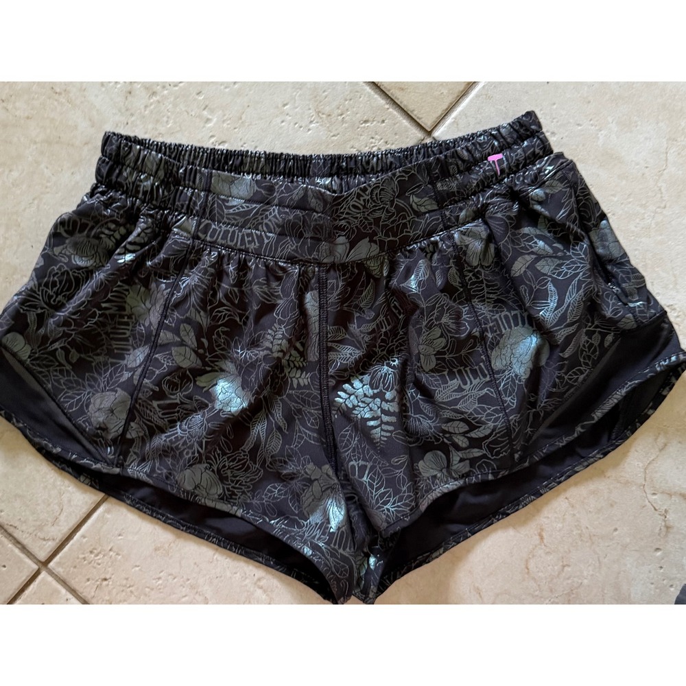 Lululemon Hotty Hot High-Rise Lined Shorts 2.5 Floral‎ Foil Black Silver Running